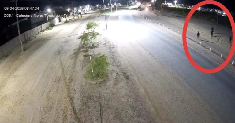 Ilustración de un centro de monitoreo de seguridad con pantallas de cámaras.