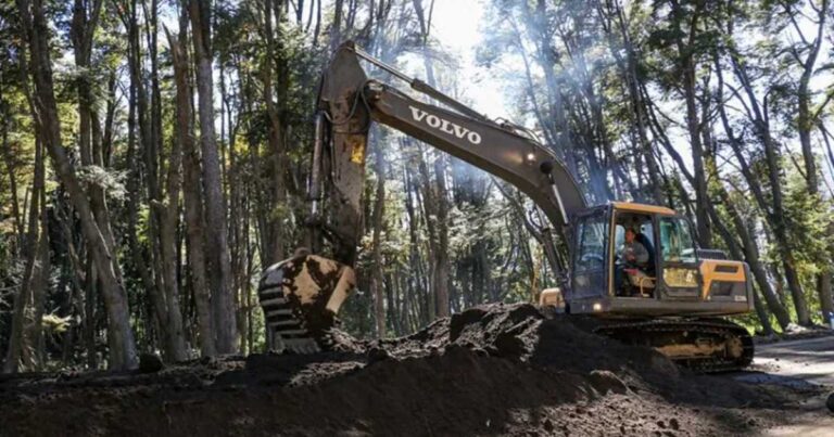 Obras de pavimentación en la Ruta Provincial 65, Neuquén