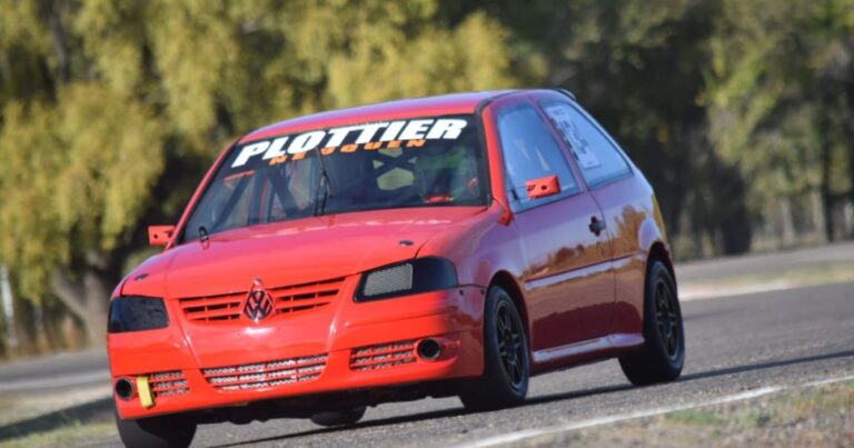 Podio o acción de carrera en la primera fecha del Turismo Pista del Valle 2026 en el Autódromo de General Roca.