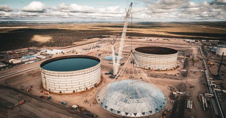 Obras de construcción del proyecto Vaca Muerta Oil Sur en la provincia de Río Negro